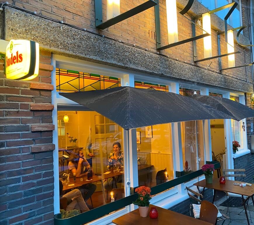 Restaurant Iris English Café and restaurant in the Irisbuurt.